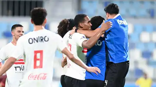 سيف الدين الجزيري مع لاعبي الزمالك