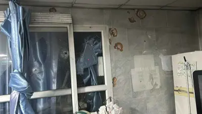 جانب من الأضرار في أحد أقسام مستشفى كمال عدوان