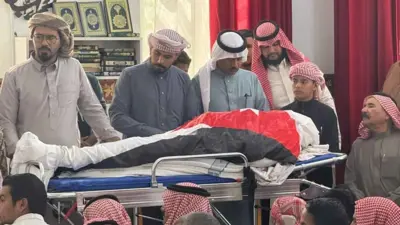 جثمان ماهر الجازي في مسجد الحسينية الكبير في معان جنوبي الأردن