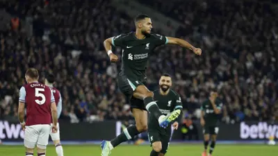 احتفال لاعبي ليفربول