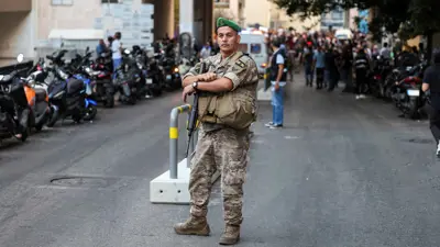 جندي لبناني في بيروت عقب الهجوم