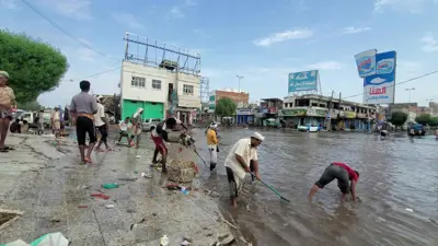 الحوثيون يمنعون إغاثة منكوبي السيول في الحديدة