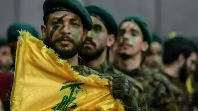 مقاتلو حزب الله في استعراض بالضاحية الجنوبية لبيروت