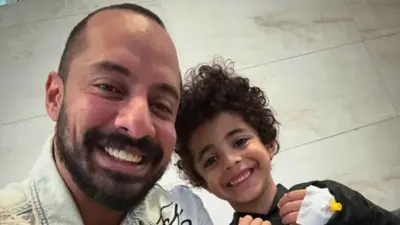 عمرو وهبة ونجله يحيى