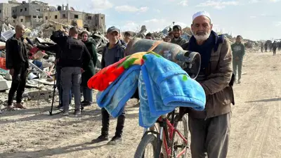 نازحون فلسطينيون يعودون لمناطقهم بعد توقف الحرب