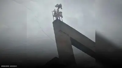 هيكل عظمي على عامود بإدلب