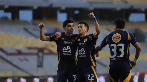 أشرف بن شرقي وإمام عاشور