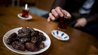 أكل التمر في رمضان (تعبيرية)