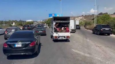 من مشاهد النزوح في لبنان