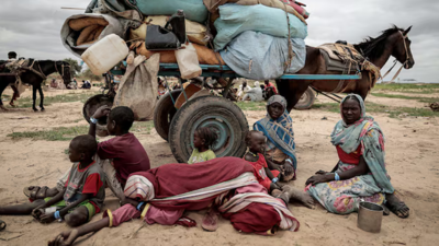 عائلة سودانية فرت من الصراع  في دارفور  