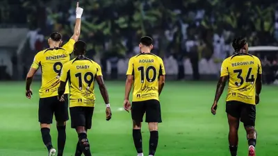 بيرغوين مع لاعبي الاتحاد السعودي