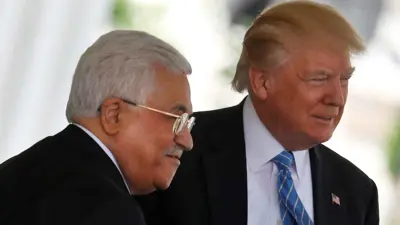 الرئيس الفلسطيني محمود عباس، مع الرئيس الأمريكي دونالد ترامب في لقاء سابق