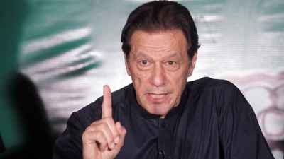 السجن 14 عاماً لـعمران خان في قضية جديدة