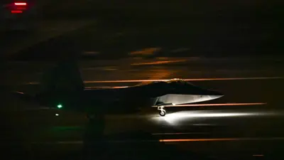 طائرة (F-22) المقاتلة