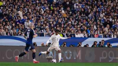 نجم المنتخب السعودي يقترب من الدوري الإسباني