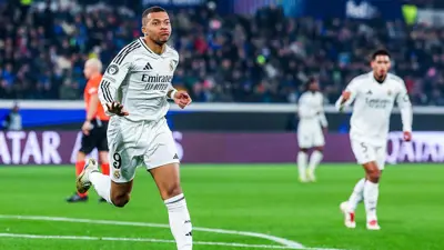 كيليان مبابي بقميص ريال مدريد