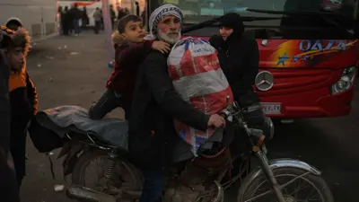أحد النازحين العائدين إلى دياريهم