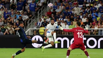 سالم الدوسري في مباراة الهلال وباتشوكا
