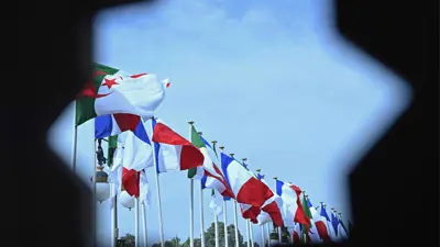 أعلام الجزئر وفرنسا