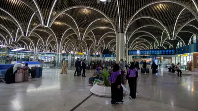 مطار بغدد