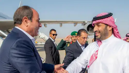 ولي العهد السعودي مستقبلاً السيسي