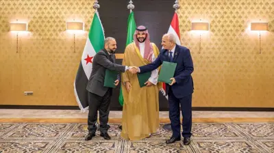 خلال توقيع الاتفاق