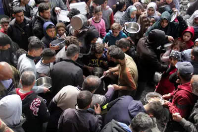 كيف أخفى غزي عن زوجته ظروف المجاعة التي يعيشها في جباليا؟