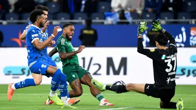مباراة الهلال والأهلي في الدوري السعودي