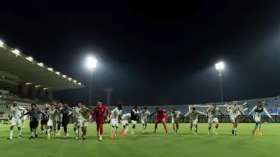 فريق الأهلي السعودي بعد الفوز على التعاون