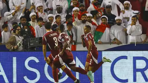 احتفال لاعبي منتخب قطر