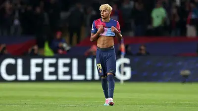 غضب لامين يامال رغم تألقه في مباراة برشلونة وإنتر