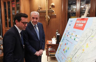 إعلام عبري: تل أبيب توافق على مقترح فرنسي للتهدئة في جبهة لبنان