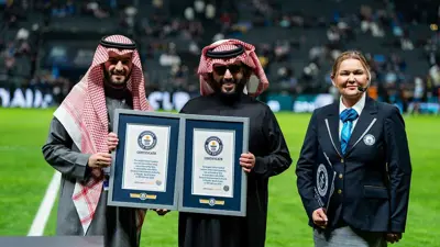 تركي آل الشيخ وفهد بن نافل في ملعب "المملكة آرينا"