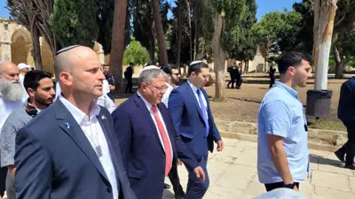 وزير الأمن القومي المتطرف إيتمار بن غفير خلال الاقتحام