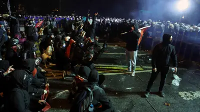 متظاهرون يحتجون على اعتقال أكرم إمام أوغلو