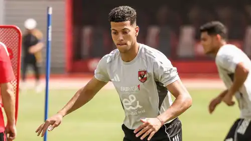 إمام عاشور في تدريبات الأهلي المصري