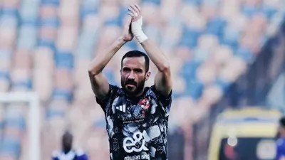 علي معلول نجم الأهلي المصري