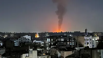 دخان يتصاعد من صنعاء بعد ضربة أمريكية- أرشيفية