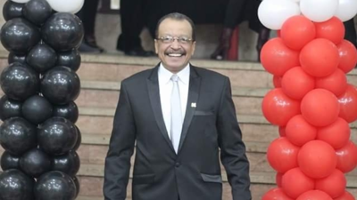 المخرج  والمؤلف المسرحي المصري مصطفى سالم
