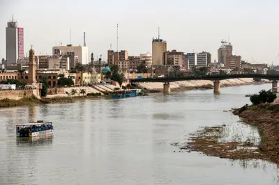 في ظل انحسار الإمدادات.. تلوّث كارثي يهدّد أنهار العراق