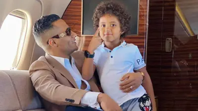 محمد رمضان وطفله علي