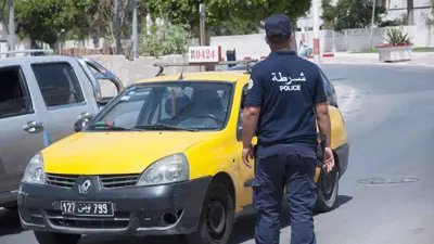عنصر من الشرطة التونسية