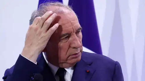  رئيس الوزراء الفرنسي فرانسوا بايرو 