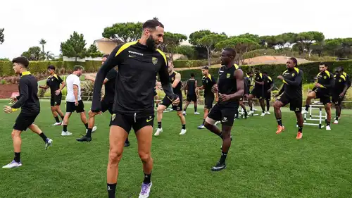 كريم بنزيما في تدريبات الاتحاد السعودي