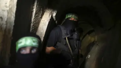 عناصر من حماس في أحد الأنفاق
