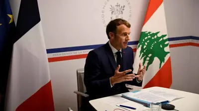  إيمانويل ماكرون خلال زيارة سابقة إلى لبنان