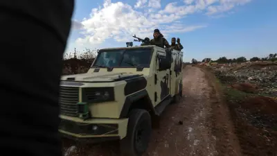 عناصر من هيئة تحرير الشام المشاركة بهجوم حلب