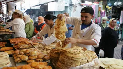 المغرب يستقبل شهر رمضان بطقوس متوارثة رغم الحداثة