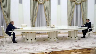 لقاء سابق جمع بوتين وماكرون