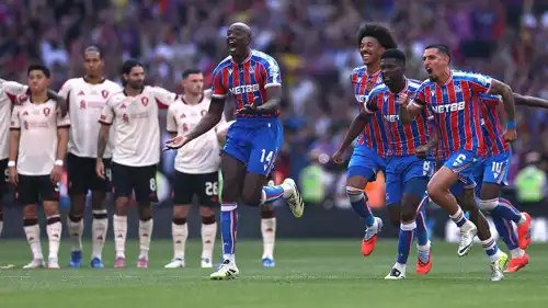 كريستال بالاس يتوج بكأس الدرع الخيرية على حساب ليفربول